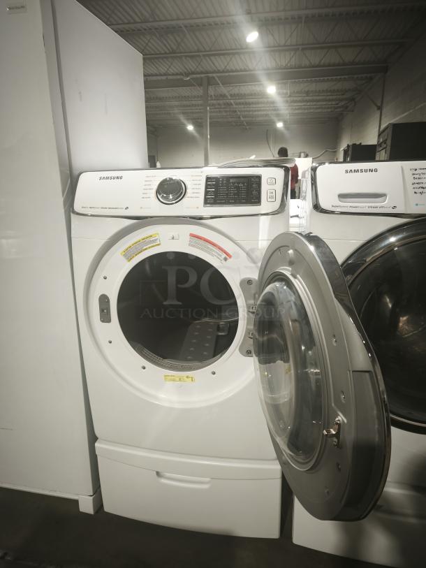Samsung DV45H6300EW 27" electric dryer, white, open door. Features 13 cycles, steam, Eco Dry, and reversible door.