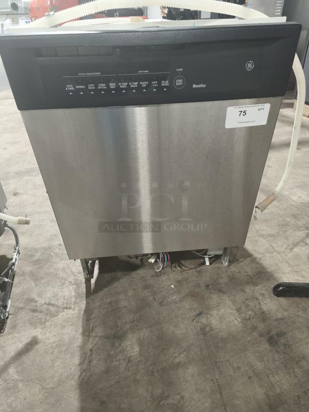 GE Built-In Full-Console Dishwasher, model gsd3960L00ss, stainless steel finish, full-cycle options, used condition.