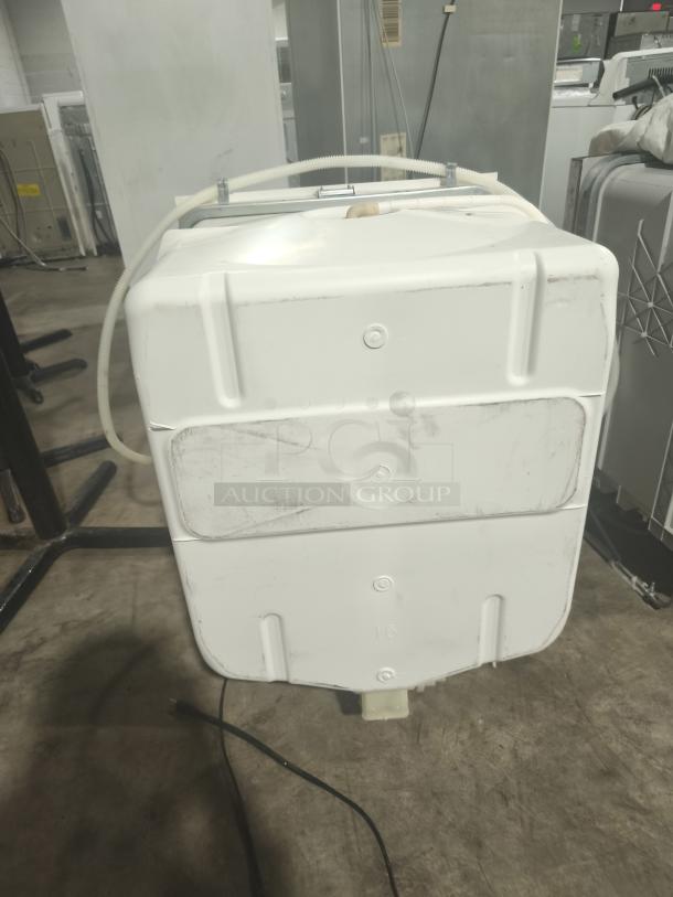 GE Built-In Full-Console Dishwasher, Model gsd3960L00ss, showing back view and hoses, used condition.