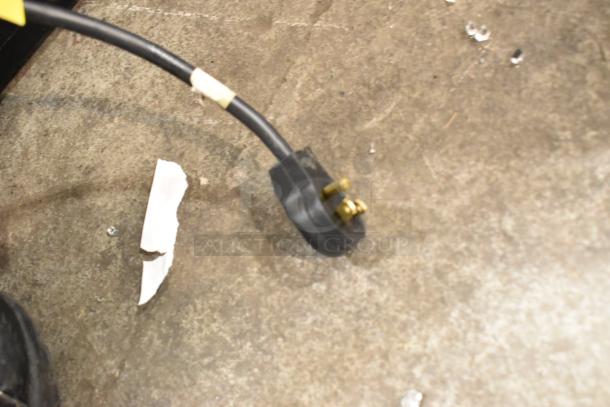 Power plug for Imbera VRD41 commercial 2-door reach-in cooler. 115 Volts, 1 Phase. Rugged design suitable for merchandisers.