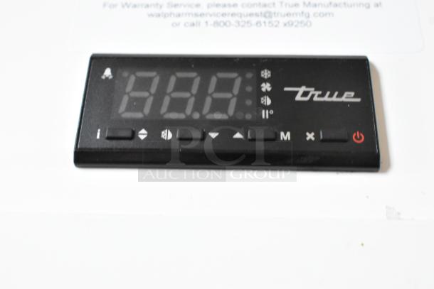 Digital control panel for the 2021 True TSCI-600R-G-PH Cooler, displaying temperature settings and brand logo.