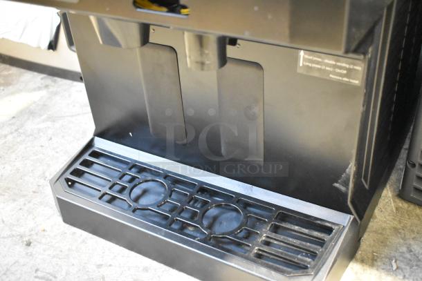 BRAND NEW 2025 Scotsman HID207ABX-1A ice machine. Push button dispensing, 7 lb. bin, scratch and dent, 196 lb. capacity.