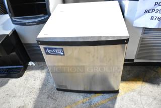 BRAND NEW 2025 Scotsman 194MCH422A Stainless Steel Ice Machine, 420 lb capacity, half cube, 115V, 1 Phase, slight scratches.
