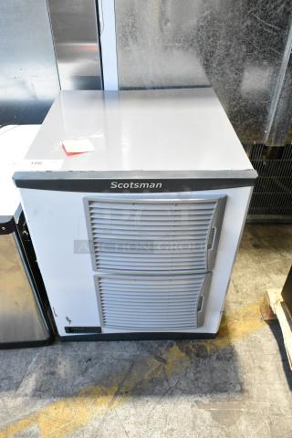BRAND NEW 2025 Scotsman NS0922A-32B Stainless Steel Commercial Nugget Ice Machine, 956 lb capacity, 208/230V, 1 Phase. Scratch and dent condition.
