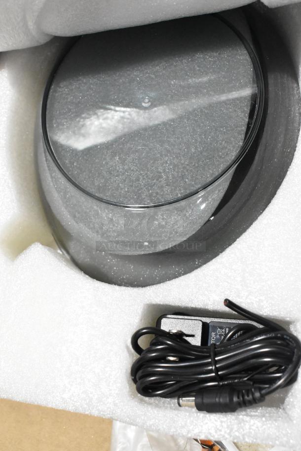 Brand new Globe Chefmate GPS5 Scale, scratch and dent, includes power adapter, in protective foam packaging.
