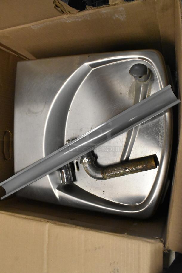 Brand new Oasis 504324 PG8AC Versacooler II, 8 GPH, stainless steel drinking fountain, 115V, 1 phase, scratch and dent.