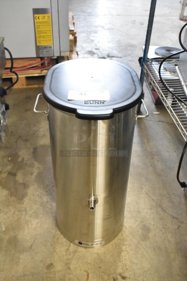 Bunn 34100.0001 5-gallon iced tea dispenser, brand new, with scratch and dent, solid plastic lid, stainless steel body.