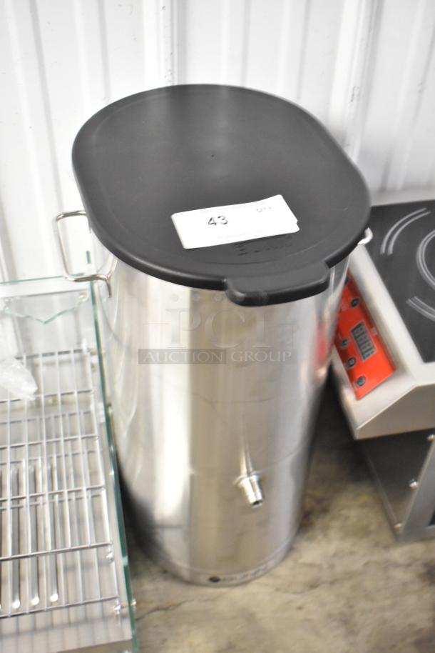 Bunn 34100.0001 TDO-5, 5 Gallon Iced Tea Dispenser, scratch and dent, solid plastic lid, stainless steel body.