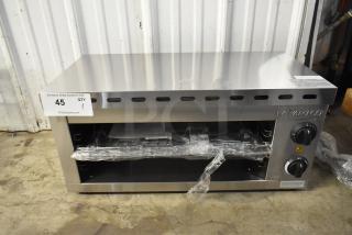 BRAND NEW SCRATCH AND DENT! 2024 Avantco 177CHSME24IA Stainless Steel 24