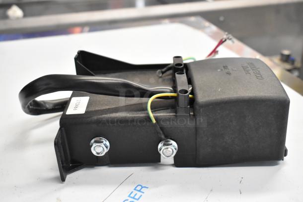 BRAND NEW Avantco 19386427 compressor starter for VOA, HAC, CAC, WVAC, BVAC series. Minor scratches. Labels present.