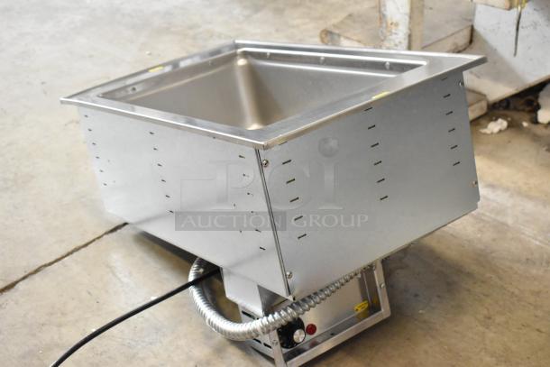 Brand new Vollrath 3646610 drop-in hot food well, scratch and dent, with thermostatic controls and standard drain.
