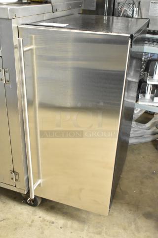 General Electric ZDIS15SSHRHA Stainless Steel Commercial Self Contained Ice Machine. 115 Volts, 1 Phase. - Item #1209847