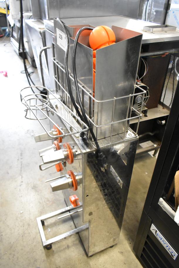 Vevor 2000EH stainless steel commercial citrus juicer, countertop model, 110V, with visible components and wiring.