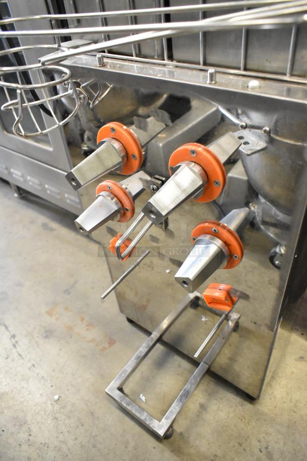 Vevor 2000EH Stainless Steel Commercial Countertop Citrus Juicer, 110V, 1 Phase. Features multiple juice nozzles.
