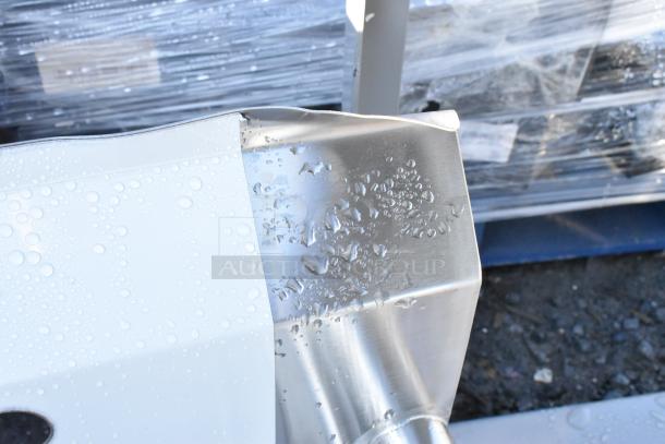 Brand new Steelton 522CS11818N stainless steel commercial sink, 18-gauge, 18"x18"x12" bowl, scratch and dent condition.