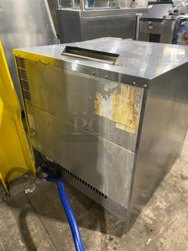 Moffat TurboFan G32D5 commercial stainless-steel convection oven, gas-powered, 5-pan capacity, features pan slide, blue gas connector hose. Used condition.