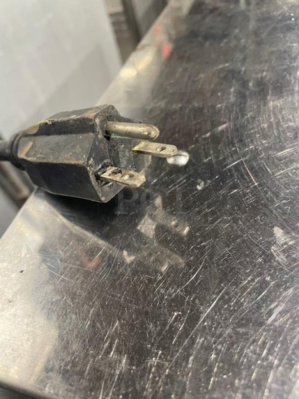 Equipex Sodir Series Commercial Stainless Steel Electric Rotisserie Oven plug detail, model RBE4, 208/240V, SN: GA906203.