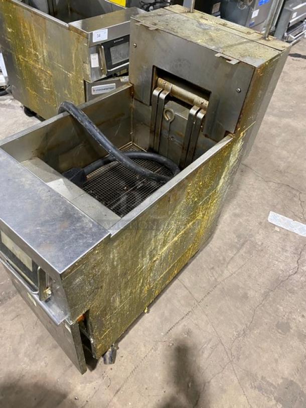 Frymaster FilterQuick Series electric fryer, model 1FQE80U0ZQTZB17. Stainless steel, touchscreen control, filtration system, on casters.