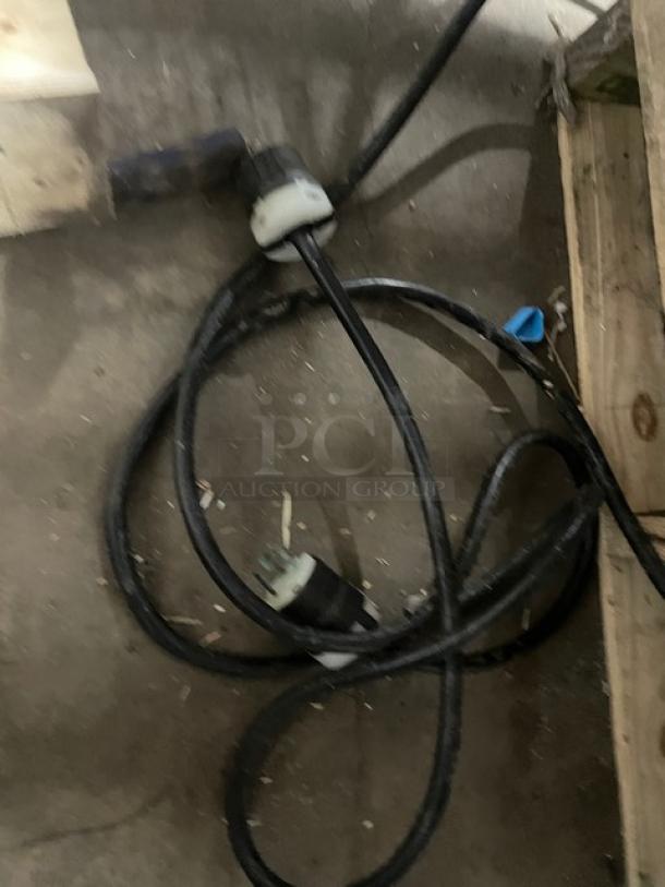 Coiled power cables for Chi Neng YFZML-6 pasta cooker, showing plug and connector details.