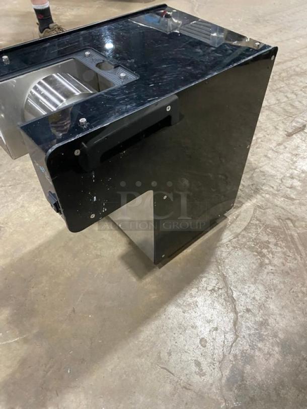 Snow Van NSD-151MW stainless steel ice machine, electric-powered, countertop model, 220V, used condition, minor surface wear.