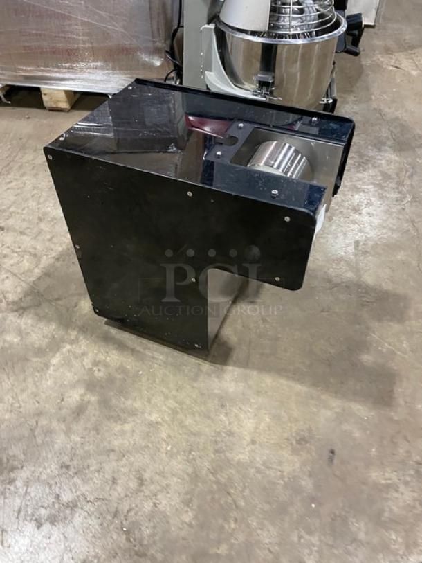 Snow Van NSD-151MW stainless steel countertop ice machine, 220V, for making snowflake ice. Features sleek design, good condition.