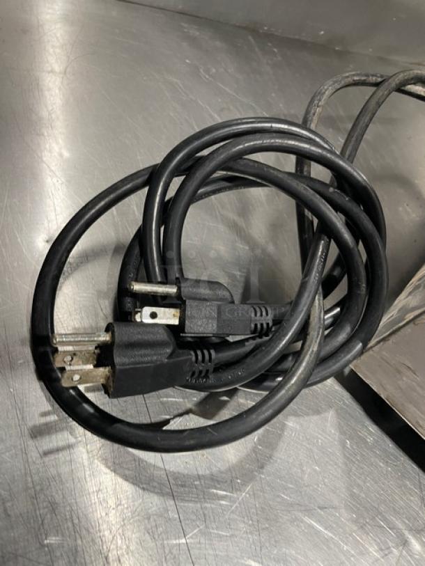 Power cord for Avantco Commercial Stainless Steel Electric Dual Panini Grill. Black, with standard plug.