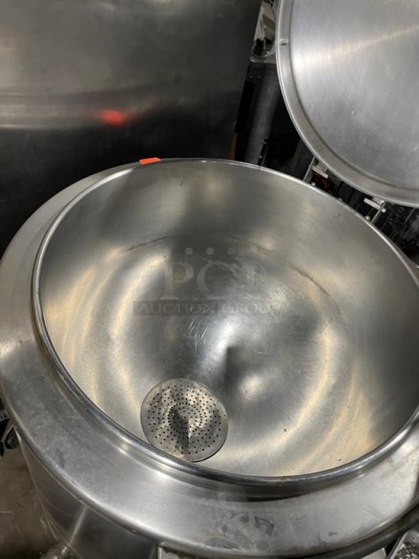 Groen AH140 commercial stainless steel steam jacketed kettle, 40 gal, natural gas, swing spout faucet, on legs, model AH/1-40.