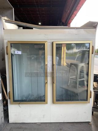 Leer Commercial White Double Glass Swing Door Reach-In Indoor Ice Merchandiser Freezer! Model: IS67AG-50 SN: 95H04710! 115V! - Item #1211297