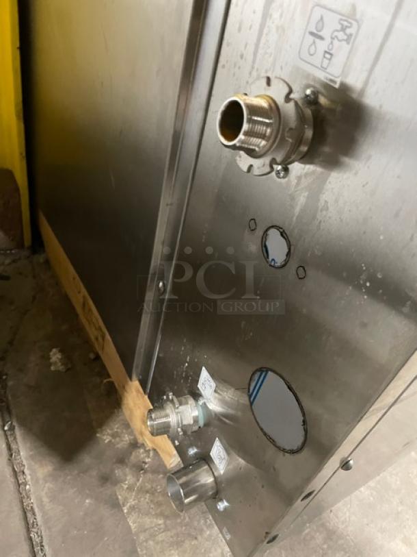 Alto-Shaam CTP720E stainless steel combi oven, new condition, with digital controls, probe, and wired racks. Model: CTP7-20E.