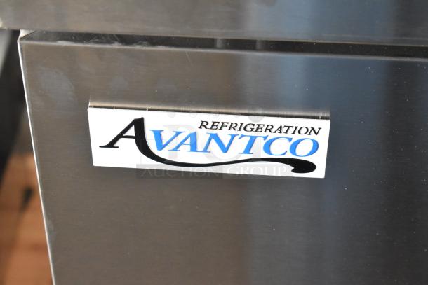 Brand new Avantco 178SSPPT3 stainless steel pizza prep table, scratch and dent. Features 115 volts, 1 phase power.