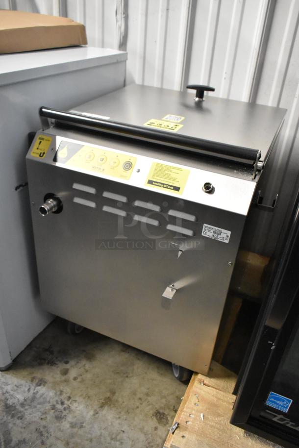 BRAND NEW Vito XS Fryfilter, 73 lb. stainless steel mobile fryer oil filter system, commercial casters, 100-120V, 1 Phase.