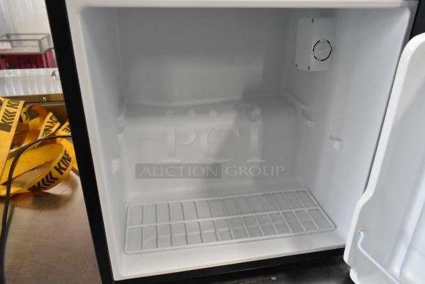 Seasons 189974 Mini Cooler, 115 volts, 1 phase, interior view, adjustable thermostat, excellent condition.