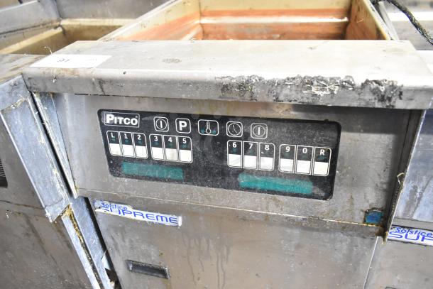 Pitco Frialator SSH75 Solstice Supreme stainless steel fryer, natural gas, on commercial casters, 105,000 BTU, used condition.