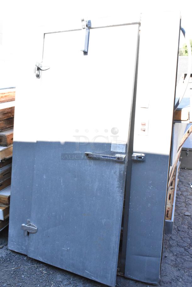 Norlake SELF CONTAINED walk-in freezer with model CPF060DC-A, 115/208-230 Volt, 1 phase, includes compressor. Used condition.