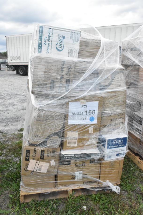 Pallet of 32 scratch and dent items: take-out boxes, containers, cups, gloves. Includes brands like Choice and Noble.