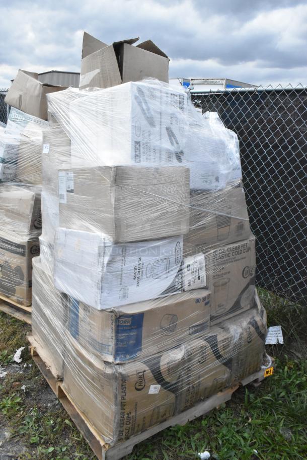 Pallet with 31 brand new scratch and dent items, includes containers and plasticware. Boxed and wrapped for transport.