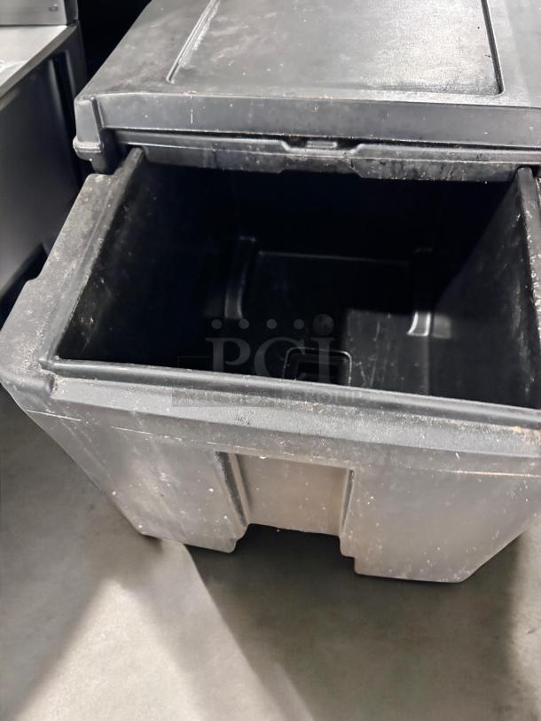 Cambro ICS100 Insulated Ice Cart with sliding lids, 100 lb capacity, top-tier condition, fully tested and working.