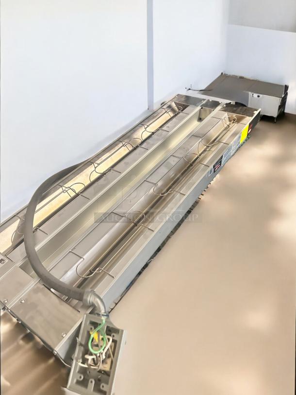 Hatco Glo-Ray Food Warmer, Model GRAH-42D, 120V, double element, great condition, fully tested, stainless steel.