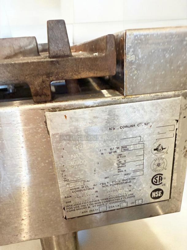 Imperial 4-burner gas hot plate in excellent condition, stainless steel, natural gas, fully tested and working. Visible certification labels.