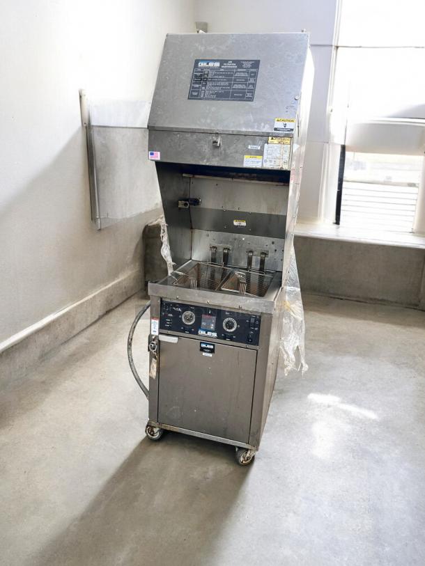 Outstanding condition Giles WOG-MP-VH electric fryer with ventless hood. Floor model, 208V/3Ph, fully tested and working.