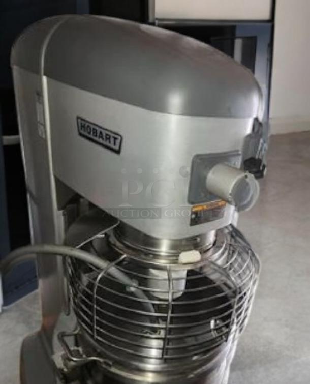 Hobart H600 60-Quart Planetary Mixer in exceptional condition. Floor model, 200-240V, fully tested and working.