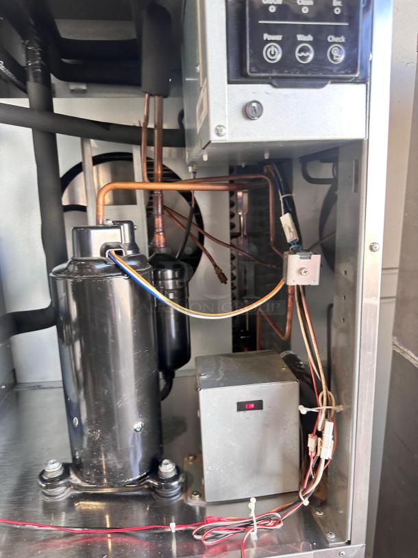 Scotsman BLMI-850A ice machine interior, showing wiring and components. 2018 model, 230V, fully tested and working condition.