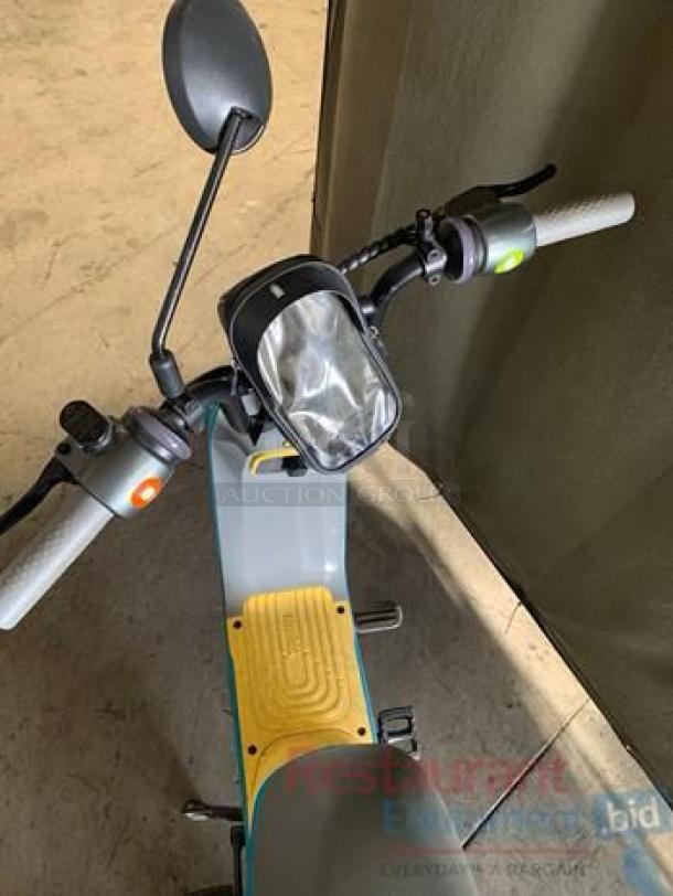 Segway Ninebot C80 electric moped scooter, superb condition, featuring handlebar controls, rearview mirror, and charger port.