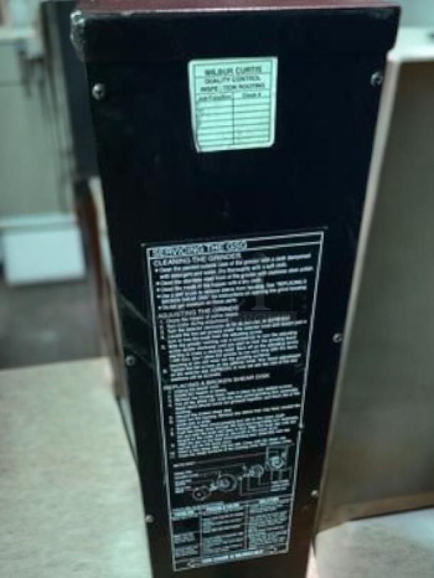 Wilbur Curtis GSG-3BLK Gourmet Coffee Grinder, superb condition, visible usage instructions and specs, 120V, fully tested.