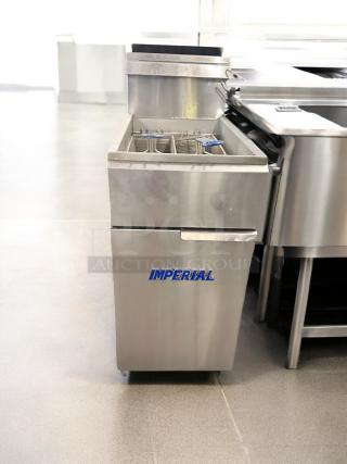 Imperial single tank gas fryer in superb condition, fully tested and operational. Features stainless steel build; ideal for commercial use.