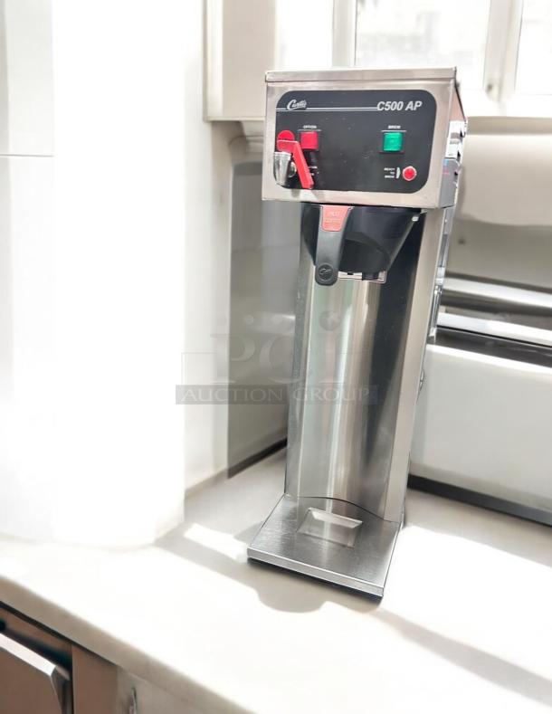 Wilbur Curtis C500 AP Airpot Coffee Brewer, great condition, 115V, tested and working. Features red and green buttons.