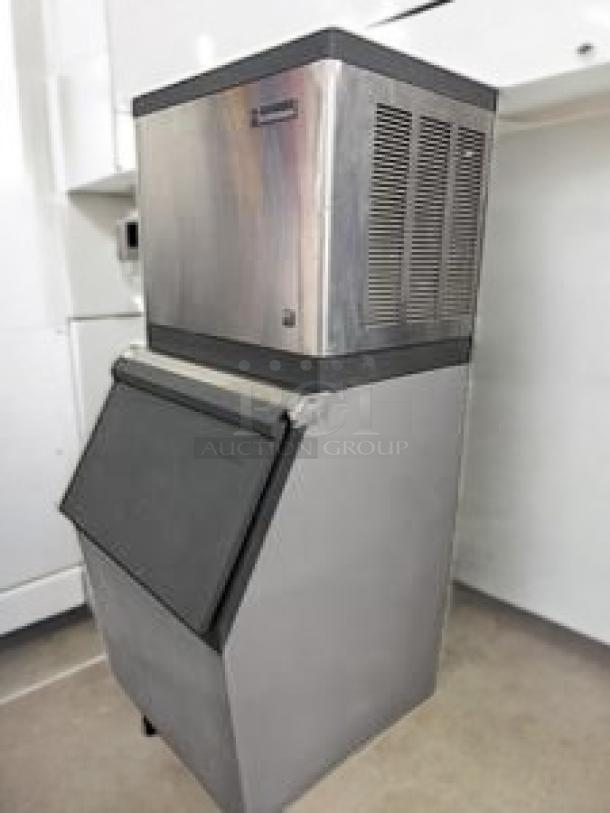 Flawless Manitowoc Indigo NXT Series ice machine with storage bin, stainless steel, fully tested, 208/230V, like-new condition.