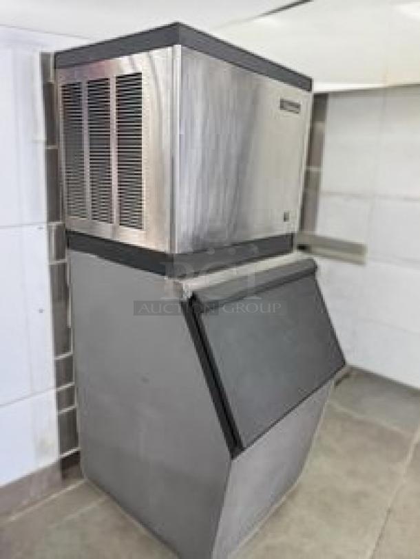 Manitowoc Indigo NXT ice machine with storage bin, flawless condition, fully tested, 208/230V, stainless steel exterior.