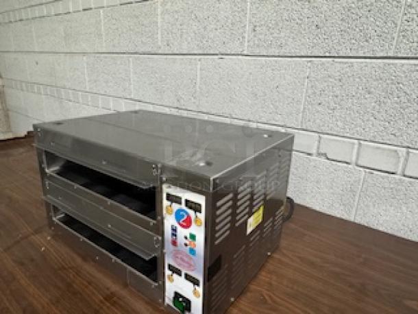 Meister Cook DMW-22-TDL heated food holding unit, dual chambers, stainless steel, excellent condition.