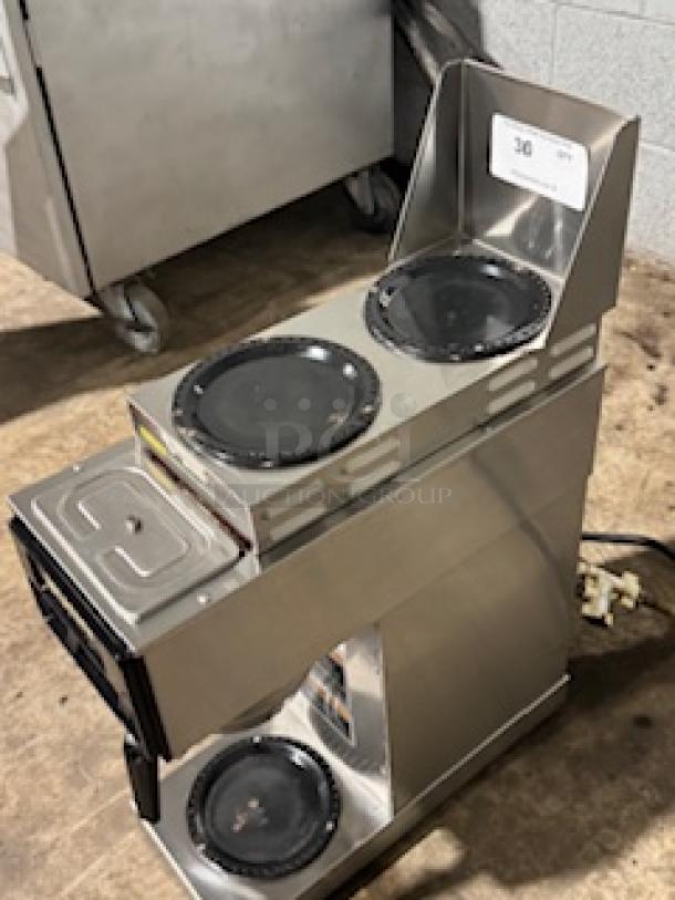 BUNN ST-35 Coffee Maker with LCD, 2 upper/1 lower warmer, 120V, stainless steel, tested and working condition.